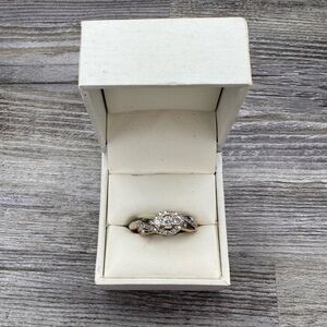 10k Yellow Gold 0.5 or 1/2 CTW Diamond 3 Stones Plus Ring Size 7